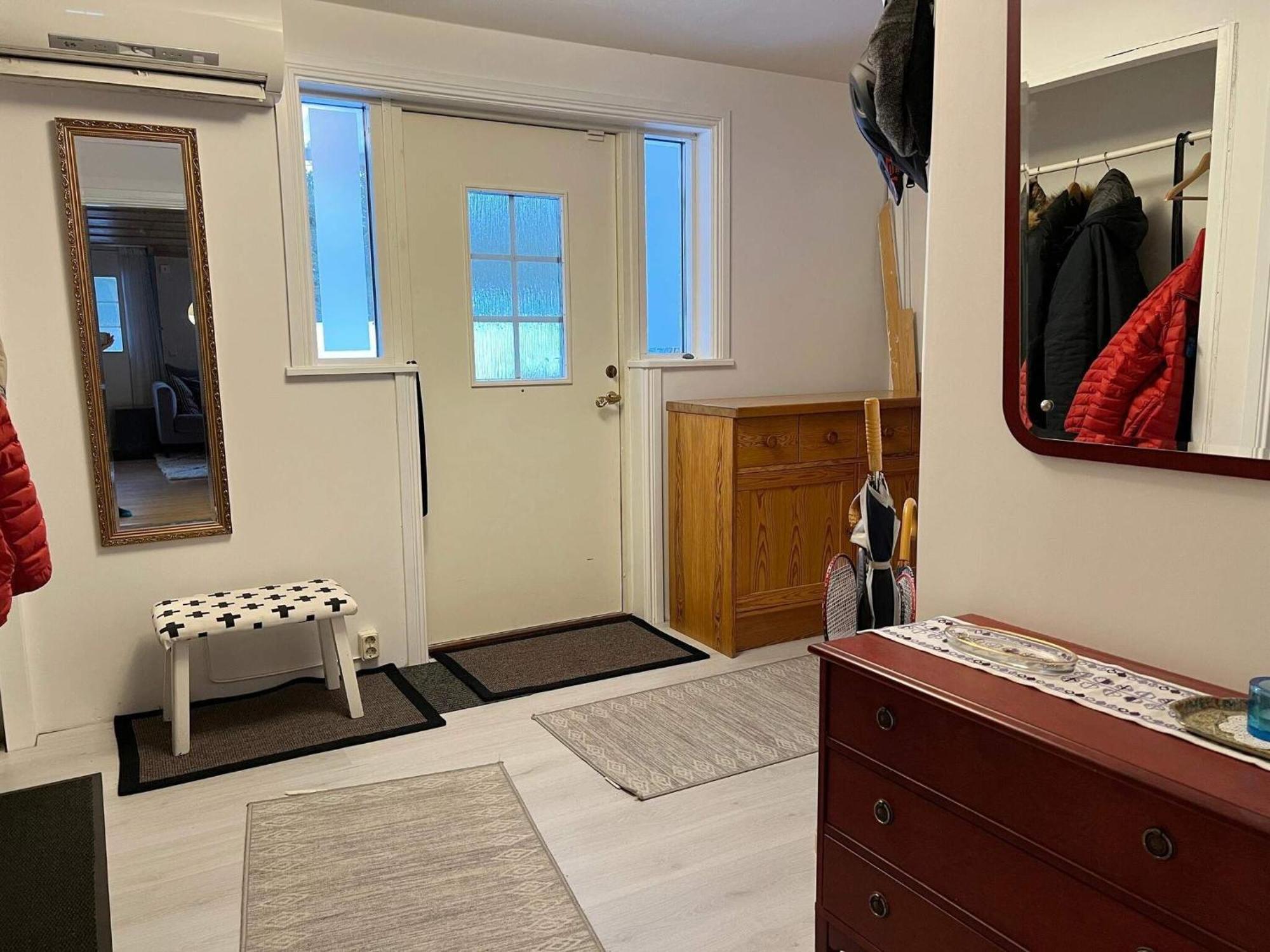 Holiday Home Ingaroe V Gronskan Bagian luar foto