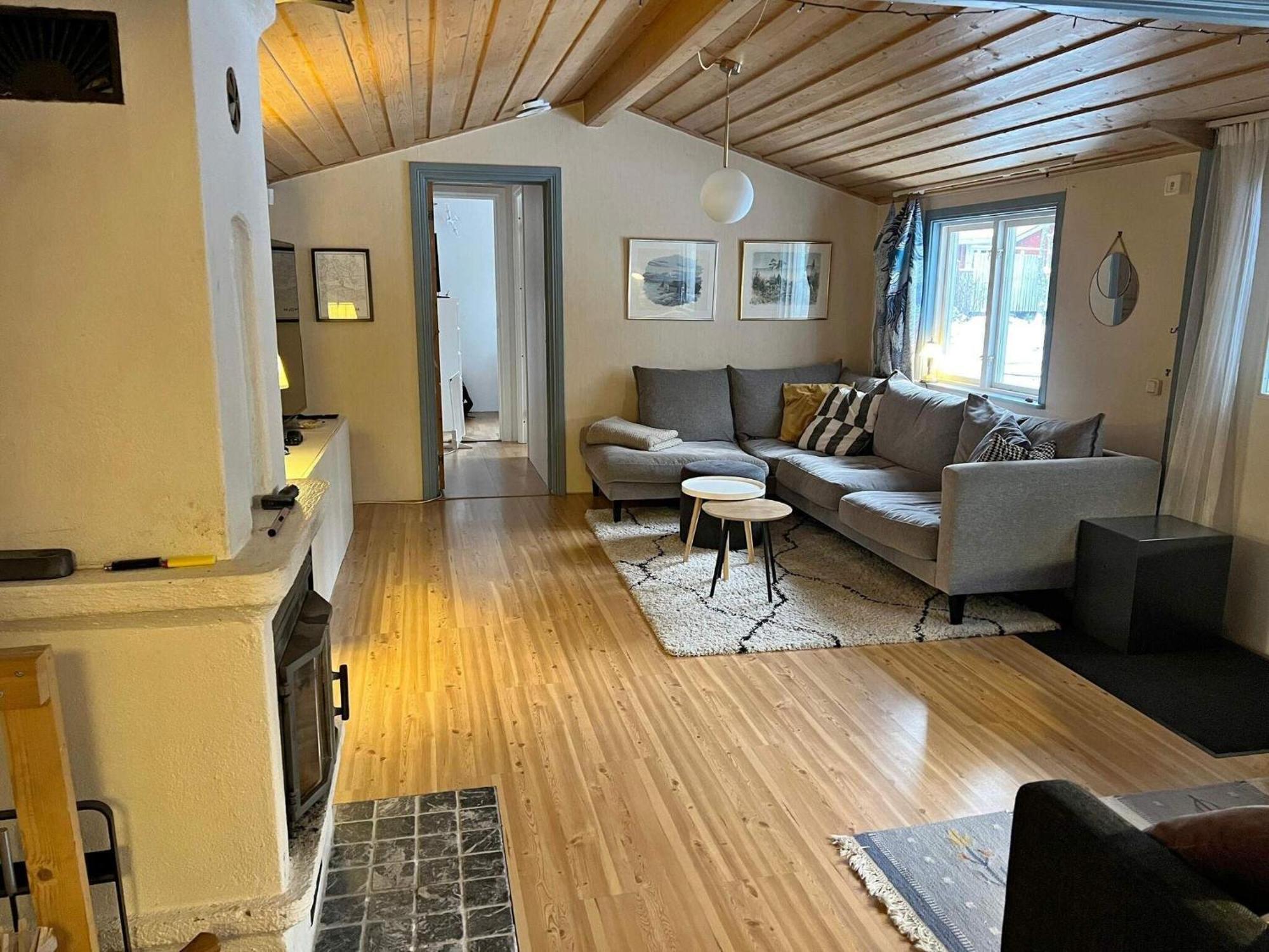 Holiday Home Ingaroe V Gronskan Bagian luar foto