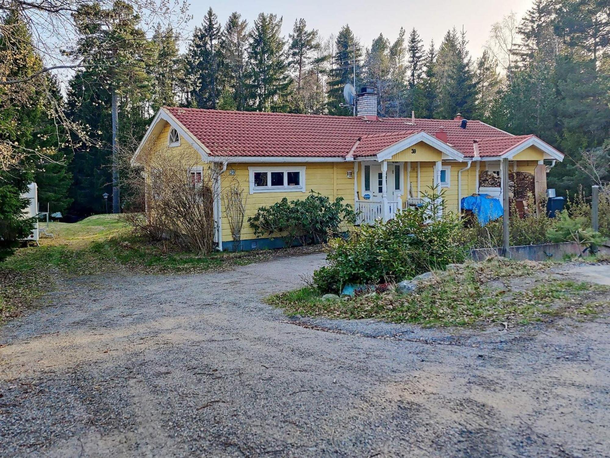 Holiday Home Ingaroe V Gronskan Bagian luar foto