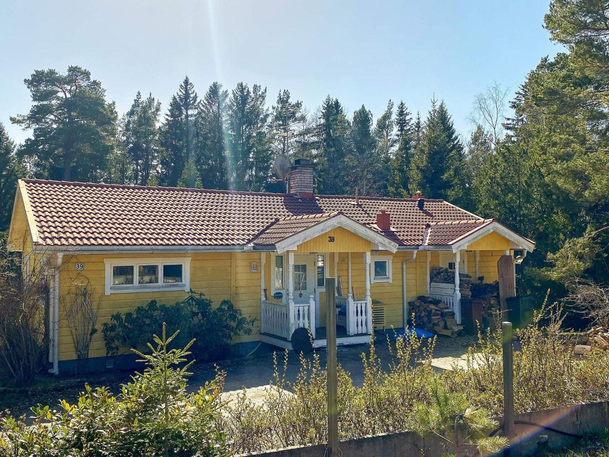 Holiday Home Ingaroe V Gronskan Bagian luar foto